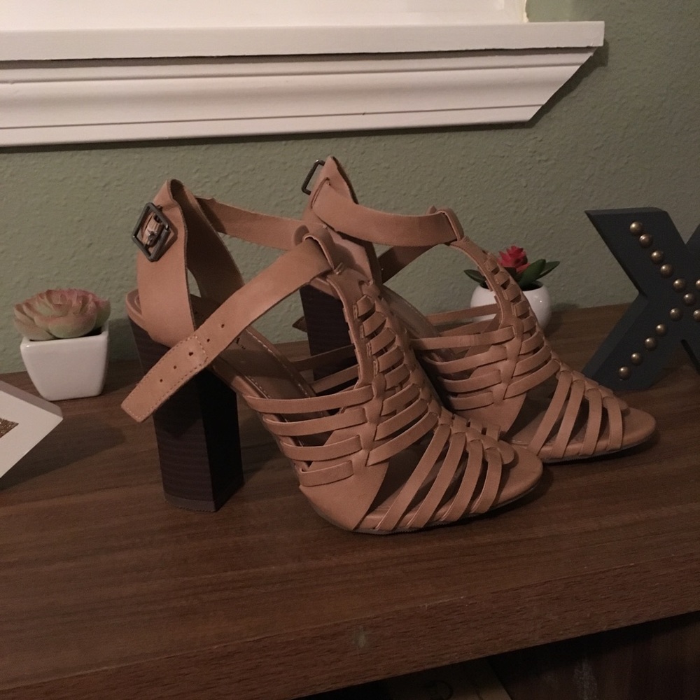 ❌SOLD❌ Merona Tan Heels
